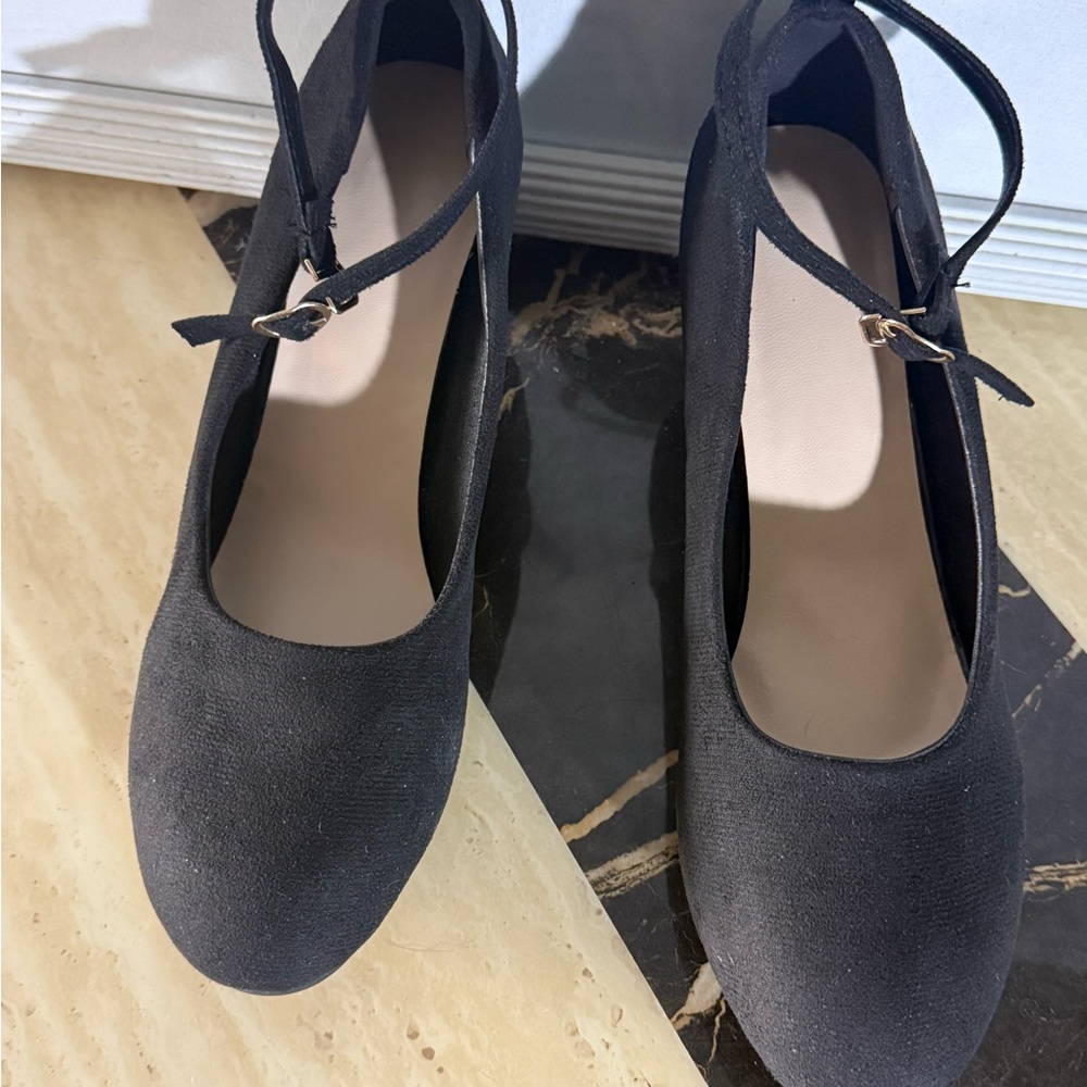 Elegant Black Women's Shoes